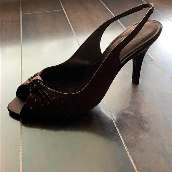 Heels - Picture 4 of 5